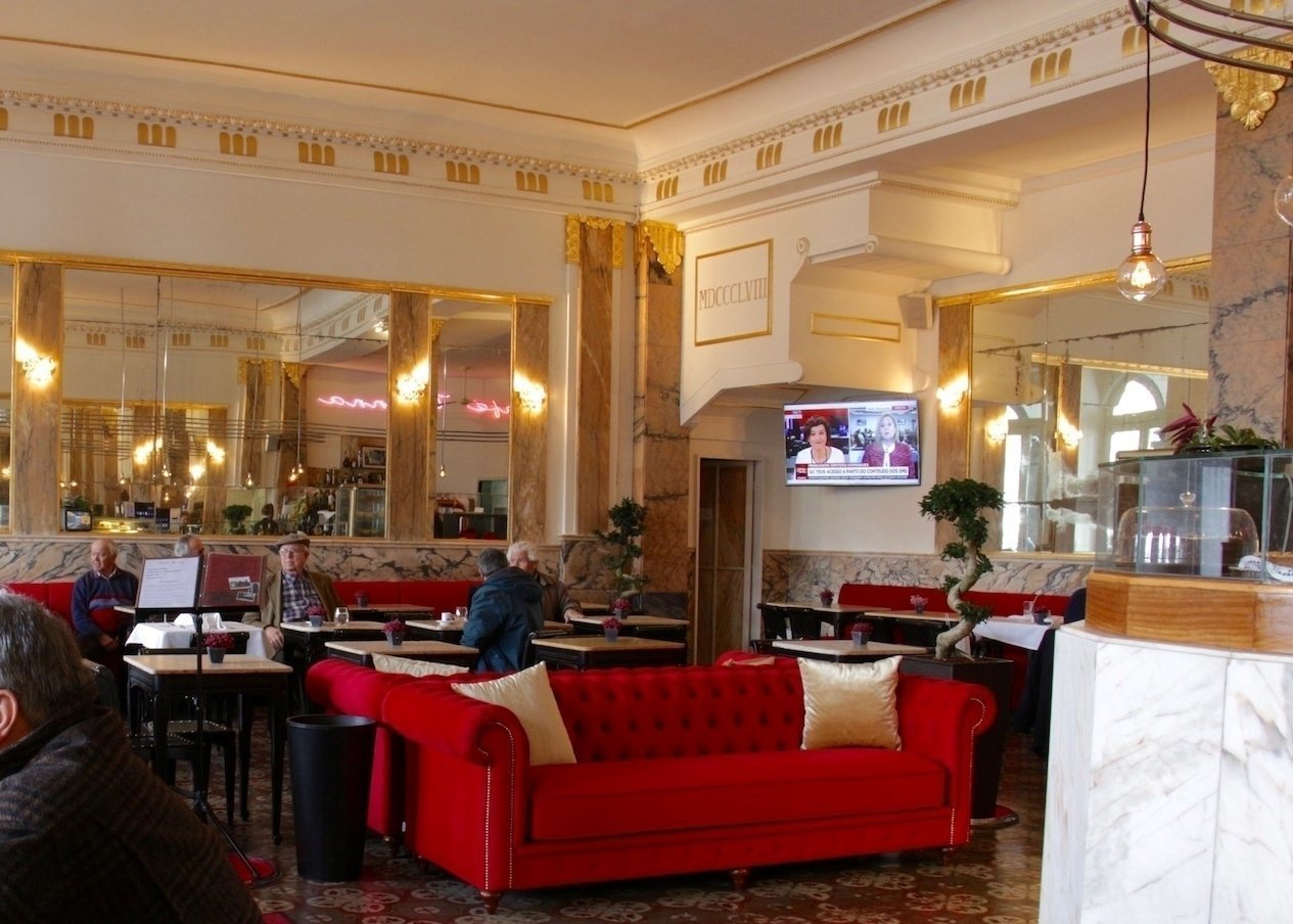 <span class="translation_missing" title="translation missing: en.meta.location_title, location_name: Café Vianna, city: Braga">Location Title</span>