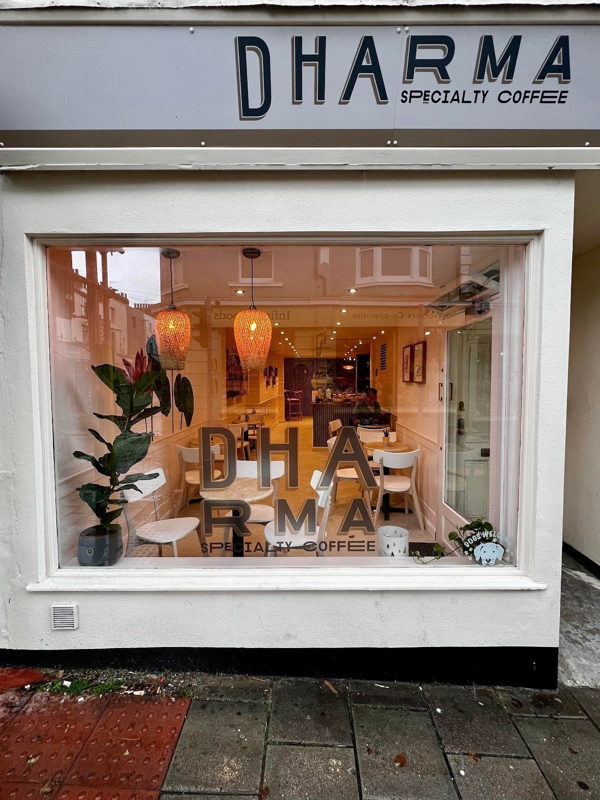 <span class="translation_missing" title="translation missing: en.meta.location_title, location_name: Dharma Coffee, city: Brighton">Location Title</span>