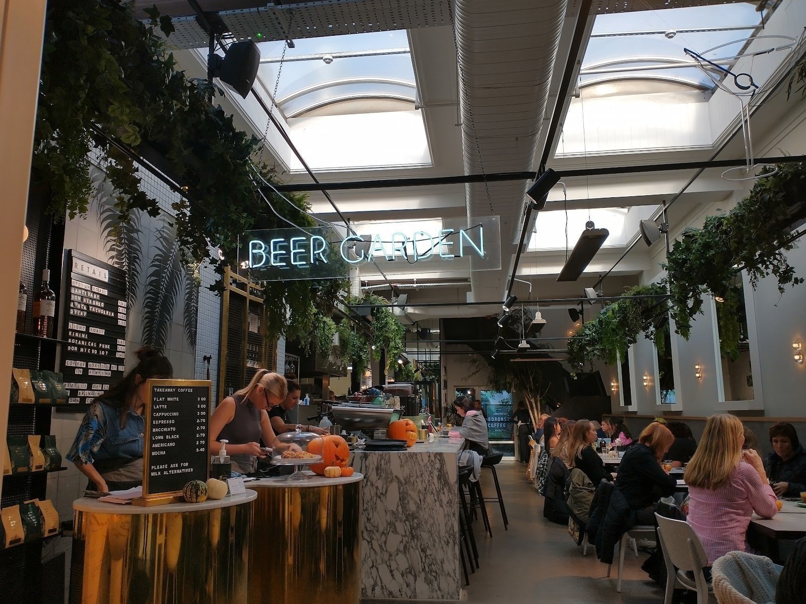 <span class="translation_missing" title="translation missing: en.meta.location_title, location_name: Redroaster Cafe, city: Brighton">Location Title</span>
