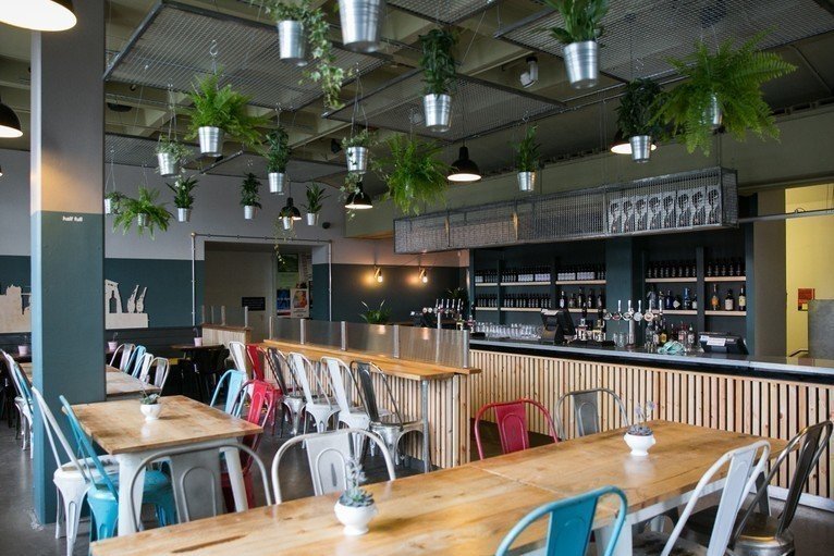 <span class="translation_missing" title="translation missing: en.meta.location_title, location_name: Arnolfini Cafe Bar, city: Bristol">Location Title</span>