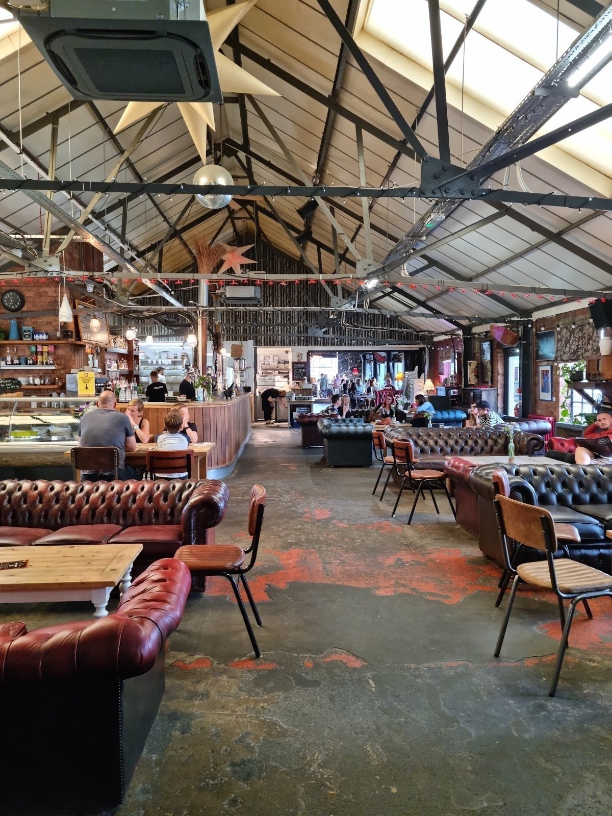 <span class="translation_missing" title="translation missing: en.meta.location_title, location_name: Bocabar, city: Bristol">Location Title</span>