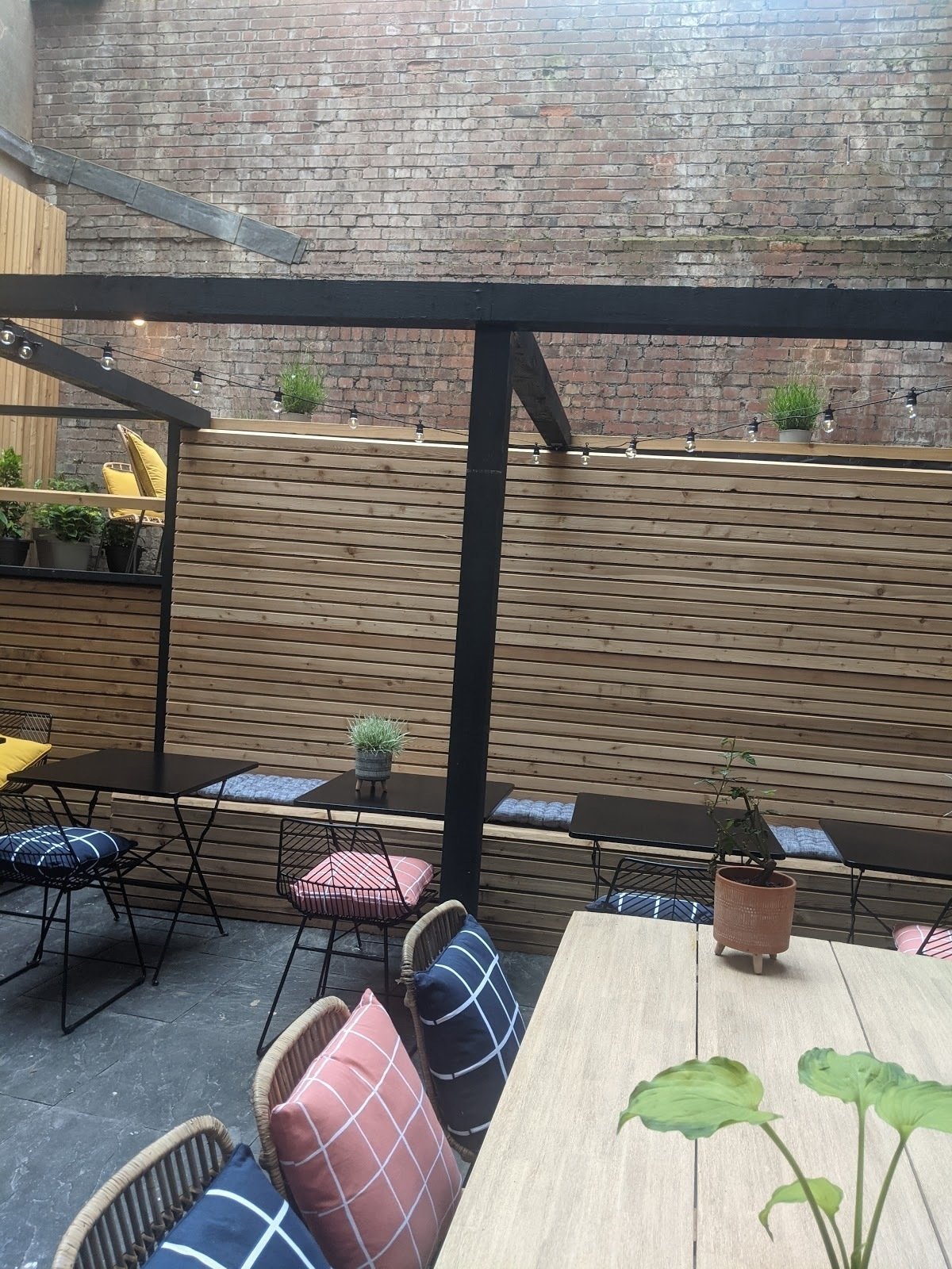 <span class="translation_missing" title="translation missing: en.meta.location_title, location_name: Love bristol cafe and bar, city: Bristol">Location Title</span>