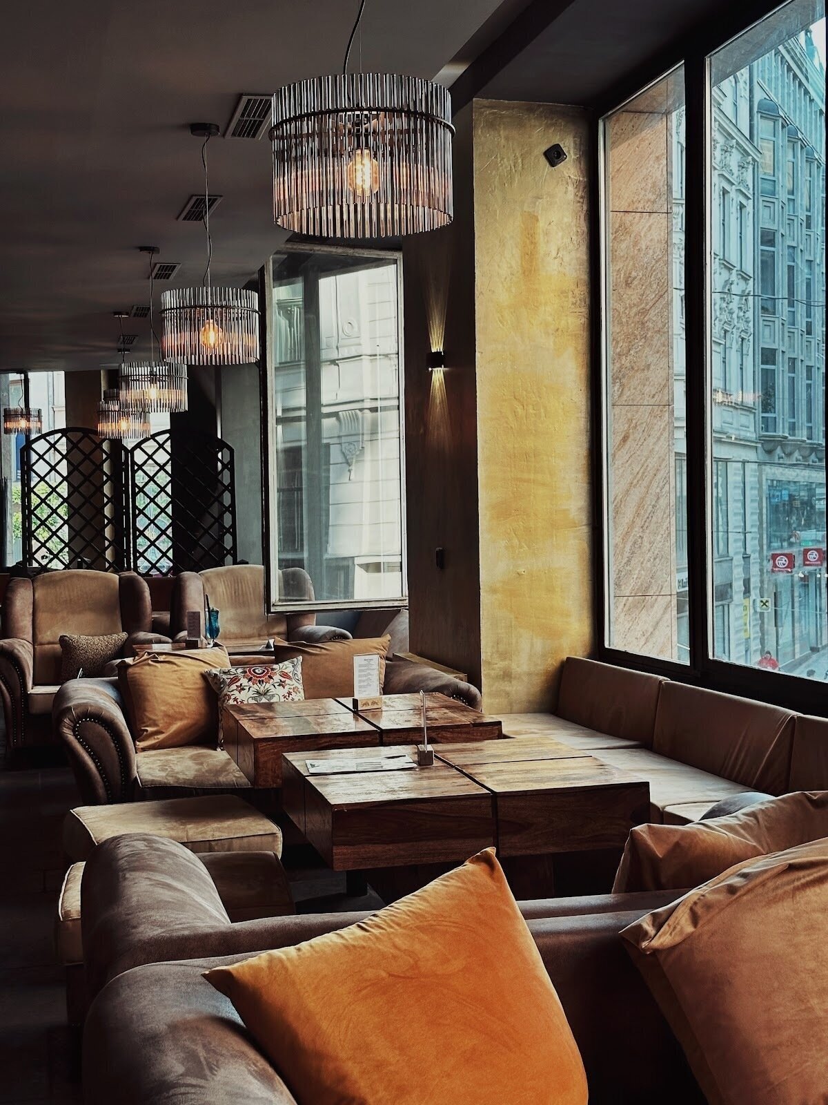 <span class="translation_missing" title="translation missing: en.meta.location_title, location_name: Fenix Lounge, city: Brno">Location Title</span>