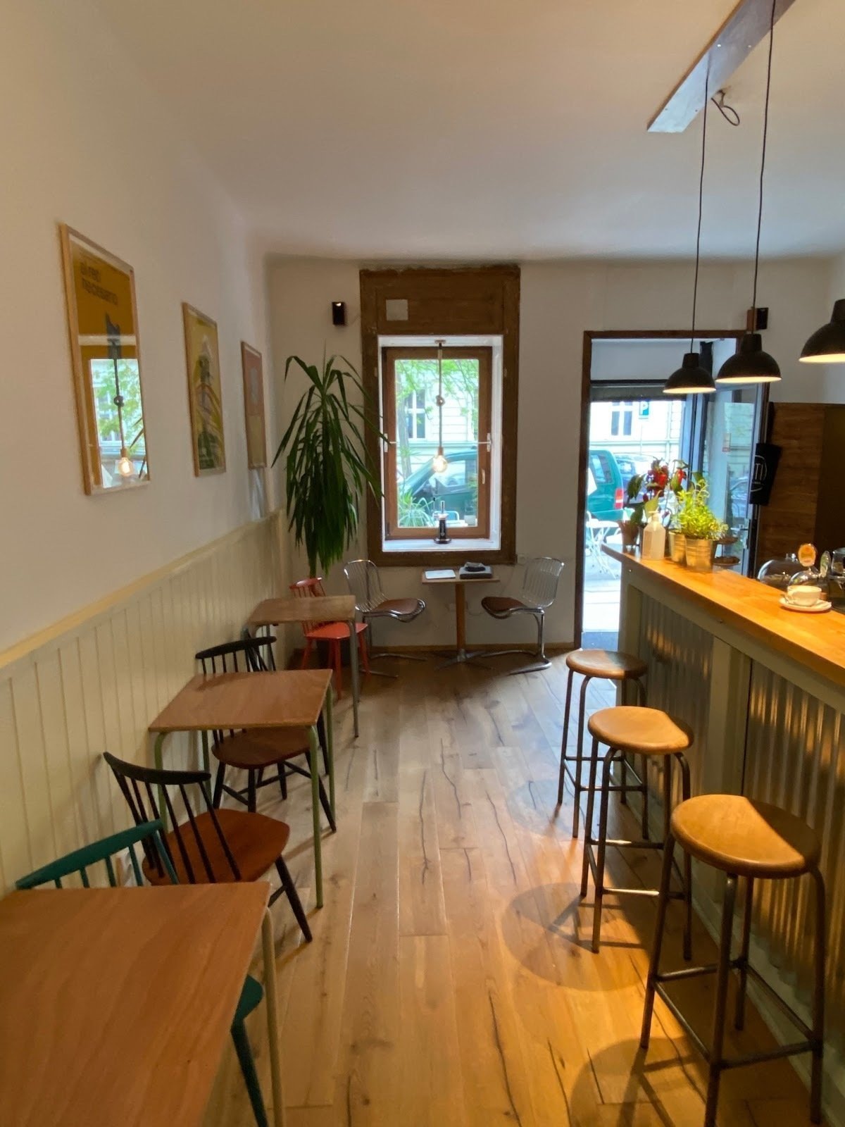 <span class="translation_missing" title="translation missing: en.meta.location_title, location_name: TATI Café Bar, city: Brno">Location Title</span>