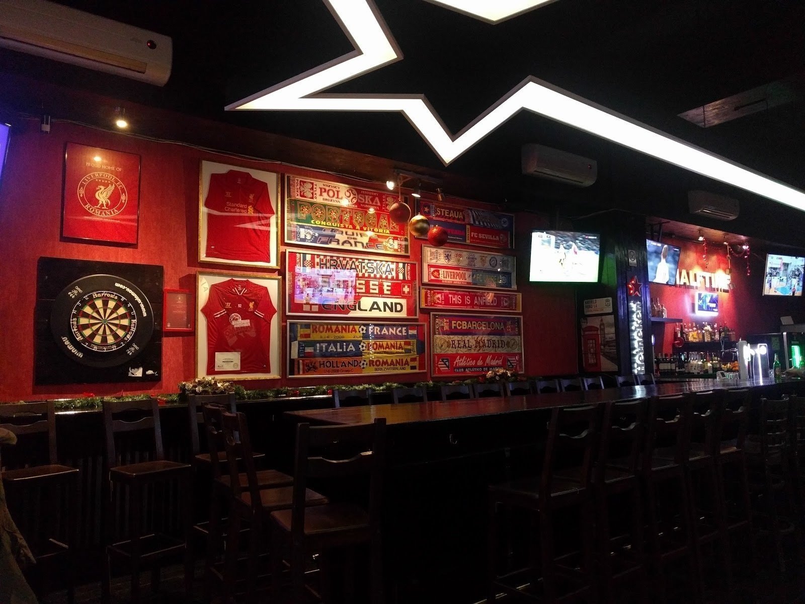 <span class="translation_missing" title="translation missing: en.meta.location_title, location_name: Halftime Pub, city: Bucharest">Location Title</span>