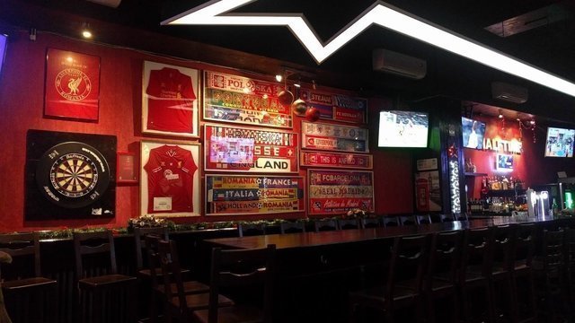 Halftime Pub
