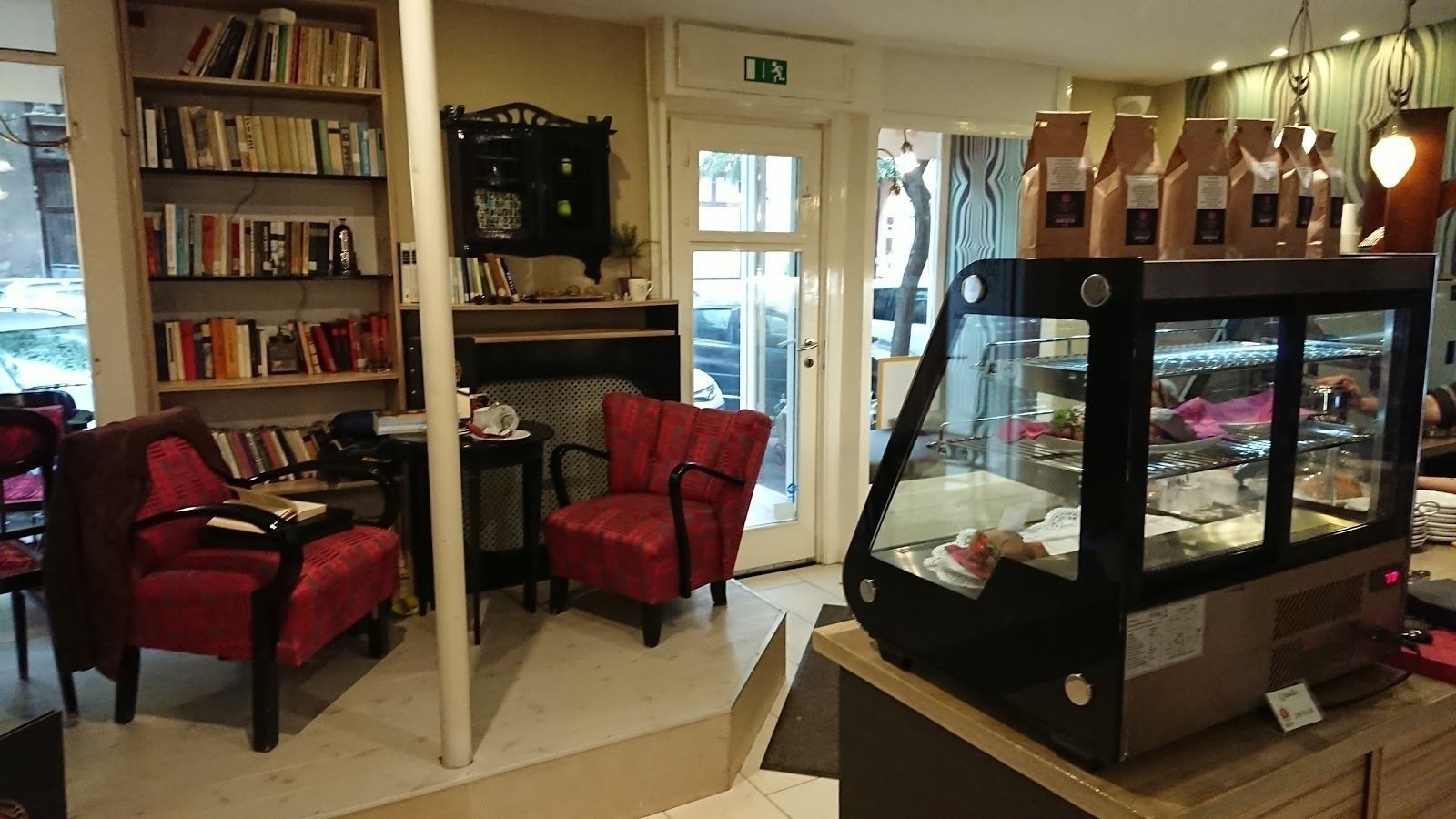 <span class="translation_missing" title="translation missing: en.meta.location_title, location_name: Baristum, city: Budapest">Location Title</span>