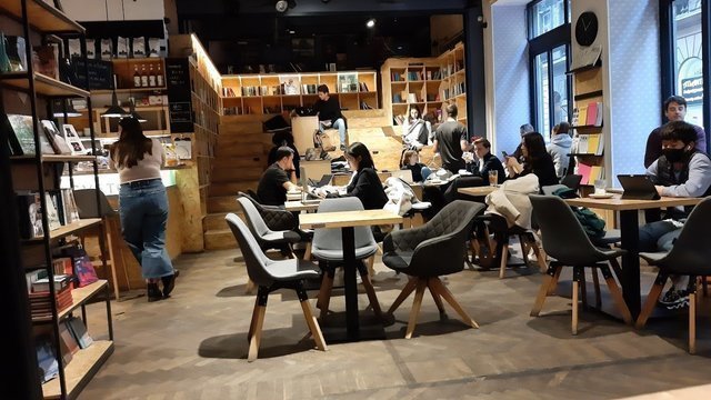 Magvető Café
