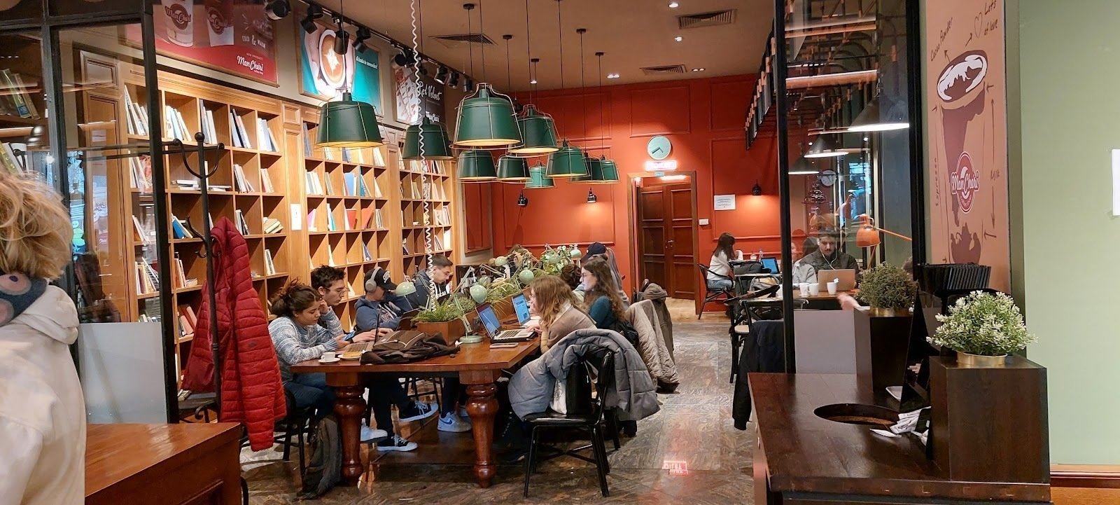 <span class="translation_missing" title="translation missing: en.meta.location_title, location_name: Mon Chéri Coffee Shop Budapest, city: Budapest">Location Title</span>