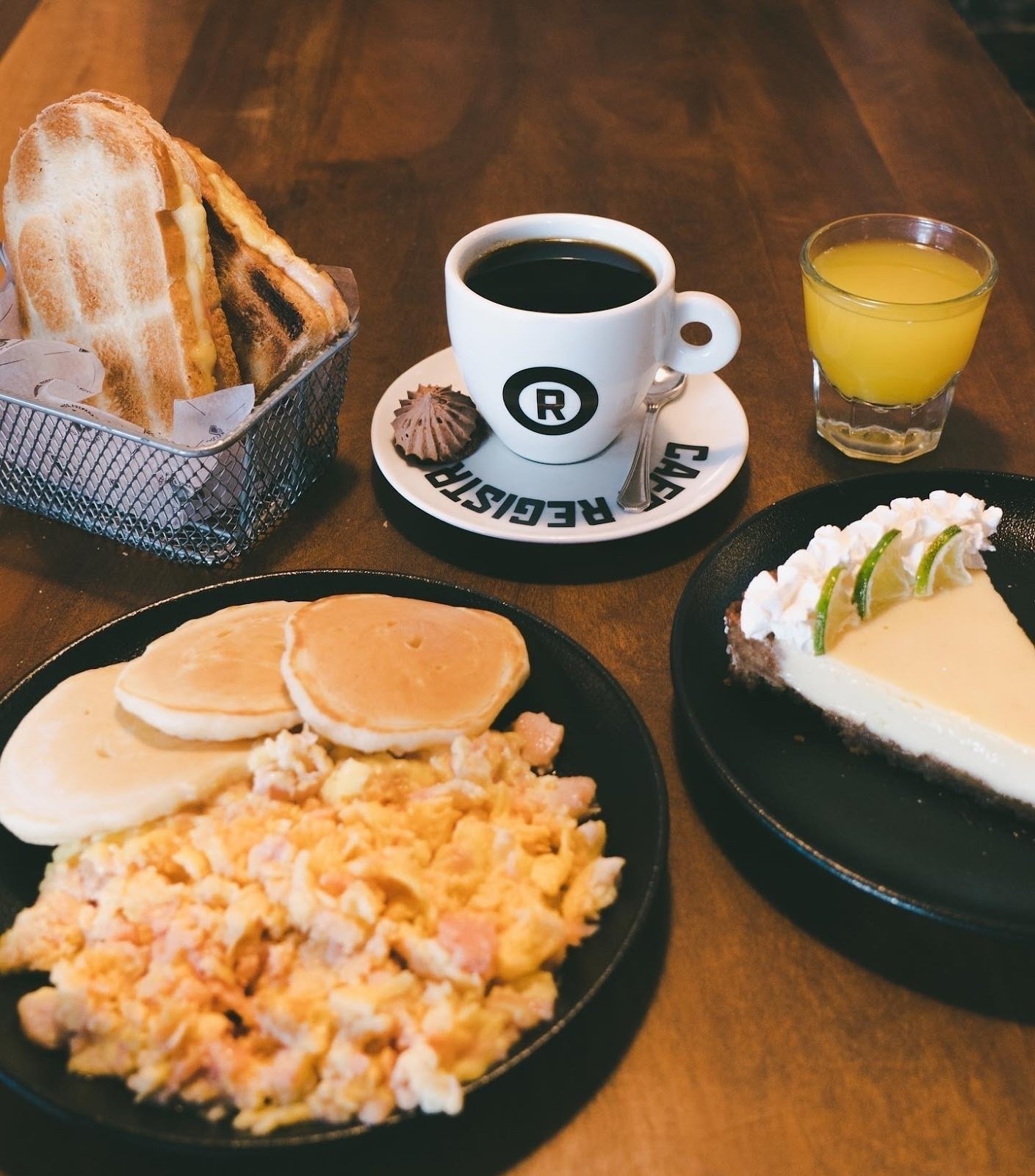 <span class="translation_missing" title="translation missing: en.meta.location_title, location_name: Café Registrado, city: Buenos Aires">Location Title</span>