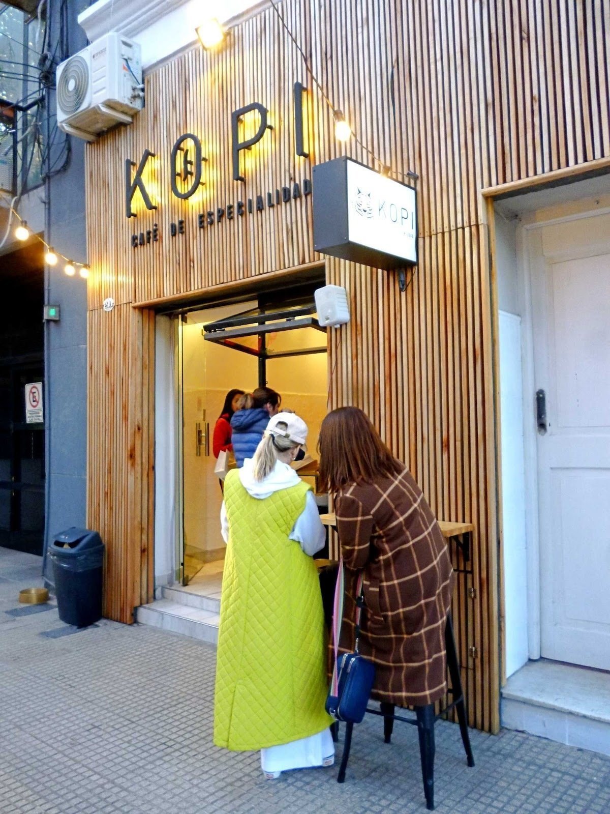 <span class="translation_missing" title="translation missing: en.meta.location_title, location_name: Kopi cafe, city: Buenos Aires">Location Title</span>