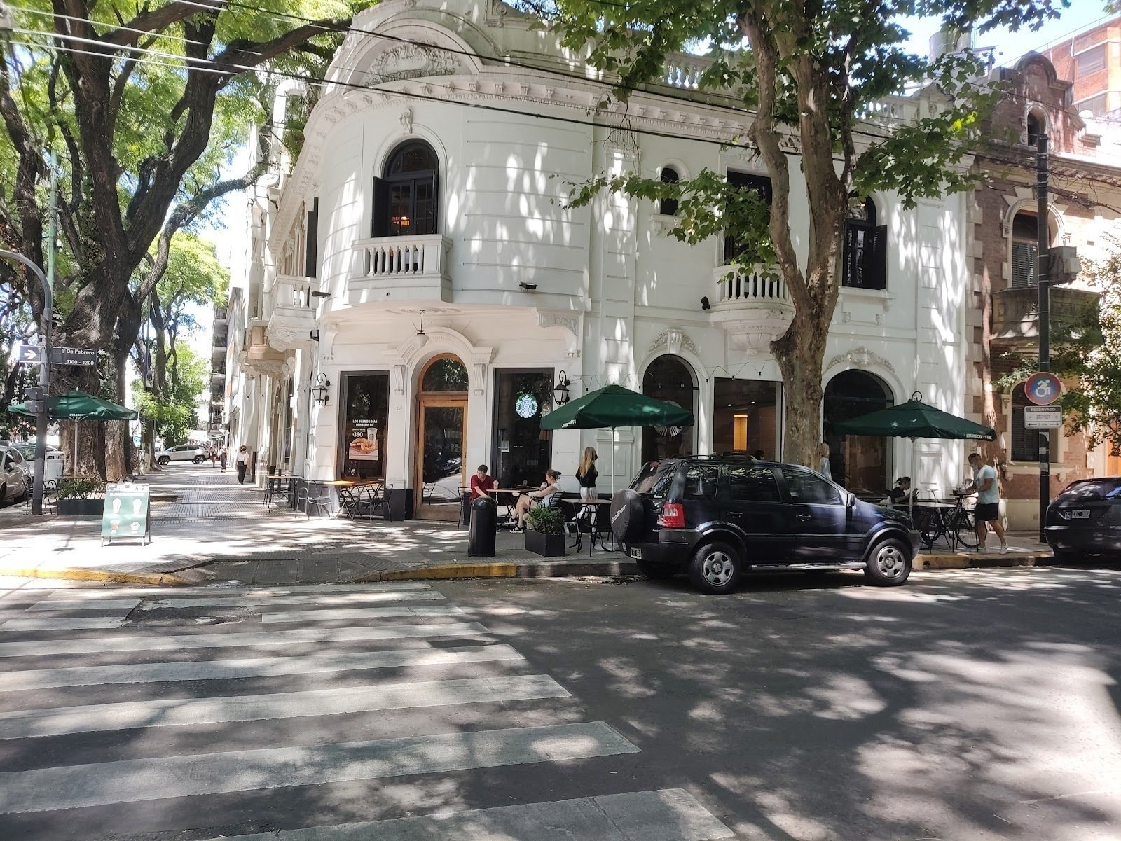 <span class="translation_missing" title="translation missing: en.meta.location_title, location_name: Starbucks @ Av. Federico Lacroze, city: Buenos Aires">Location Title</span>