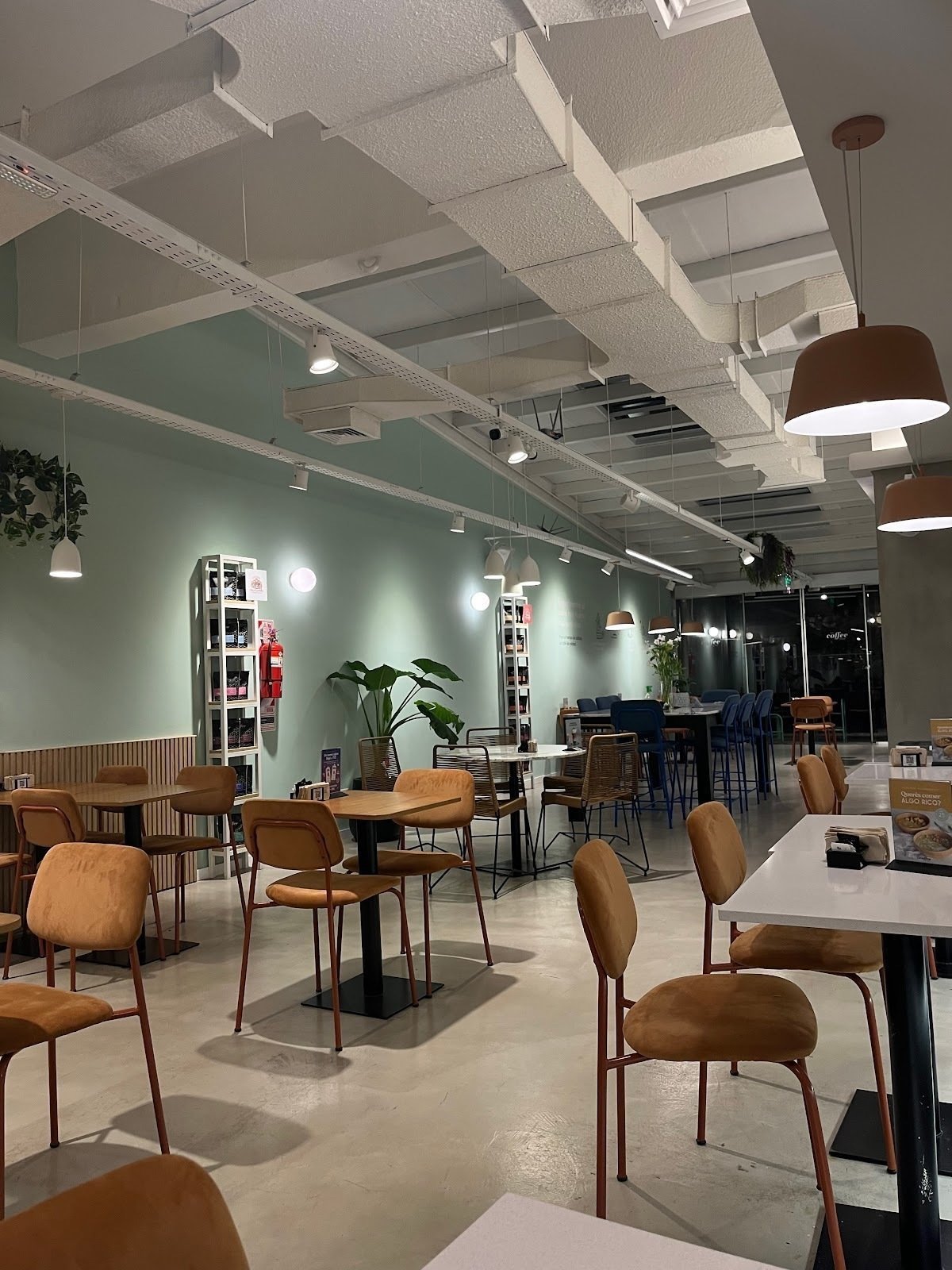 <span class="translation_missing" title="translation missing: en.meta.location_title, location_name: The Coffee Store Urquiza, city: Buenos Aires">Location Title</span>