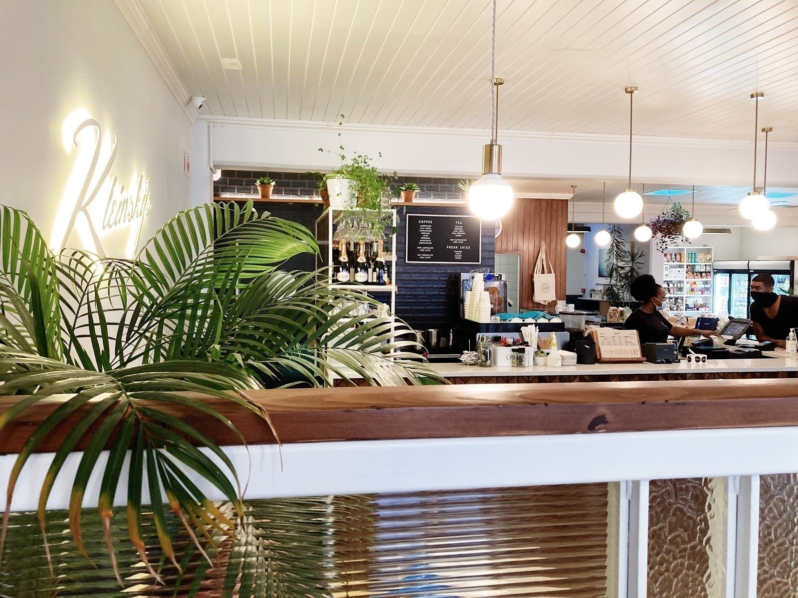 <span class="translation_missing" title="translation missing: en.meta.location_title, location_name: Kleinsky&#39;s DELICATESSEN, city: Cape Town">Location Title</span>