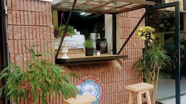 Knext Cafe