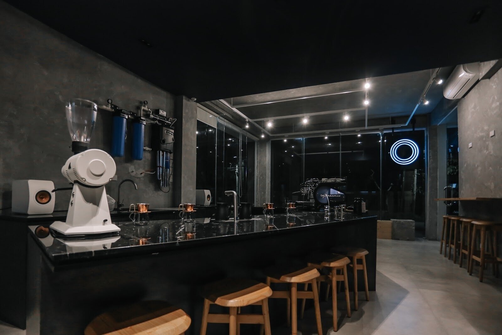 <span class="translation_missing" title="translation missing: en.meta.location_title, location_name: Tightrope Coffee, city: Cebu">Location Title</span>