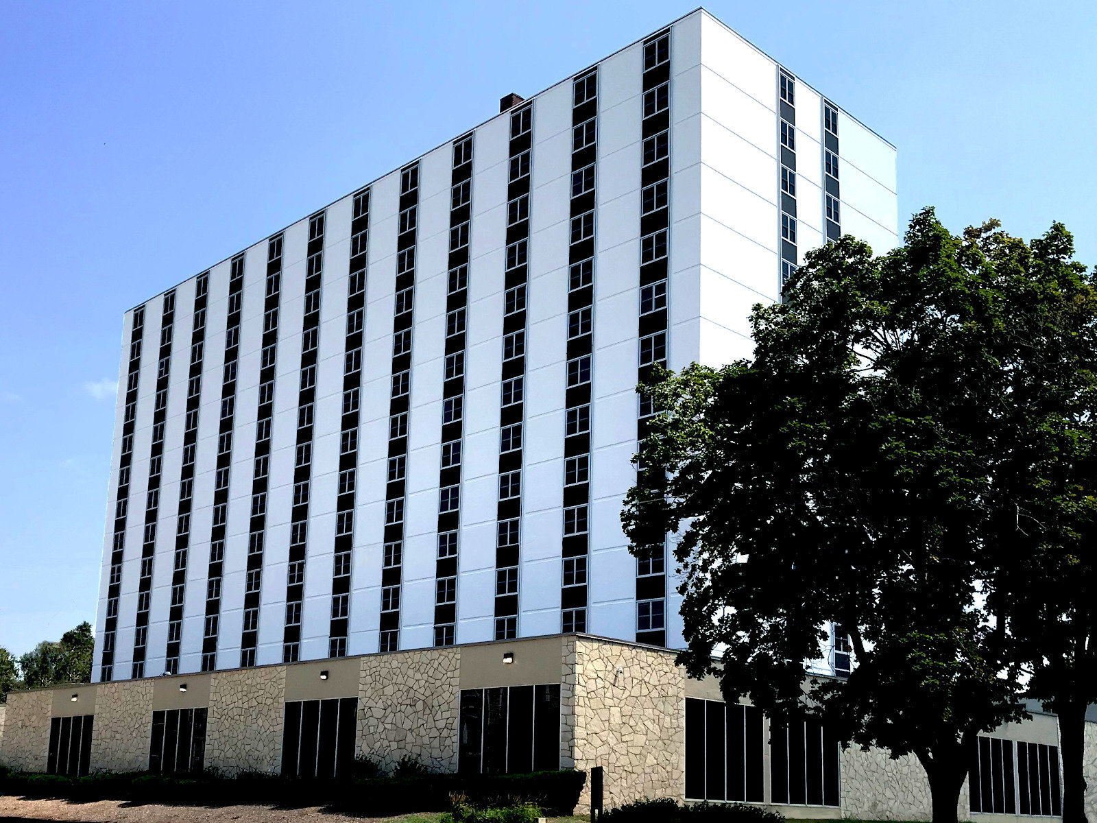 <span class="translation_missing" title="translation missing: en.meta.location_title, location_name: Bromley Hall, city: Champaign">Location Title</span>
