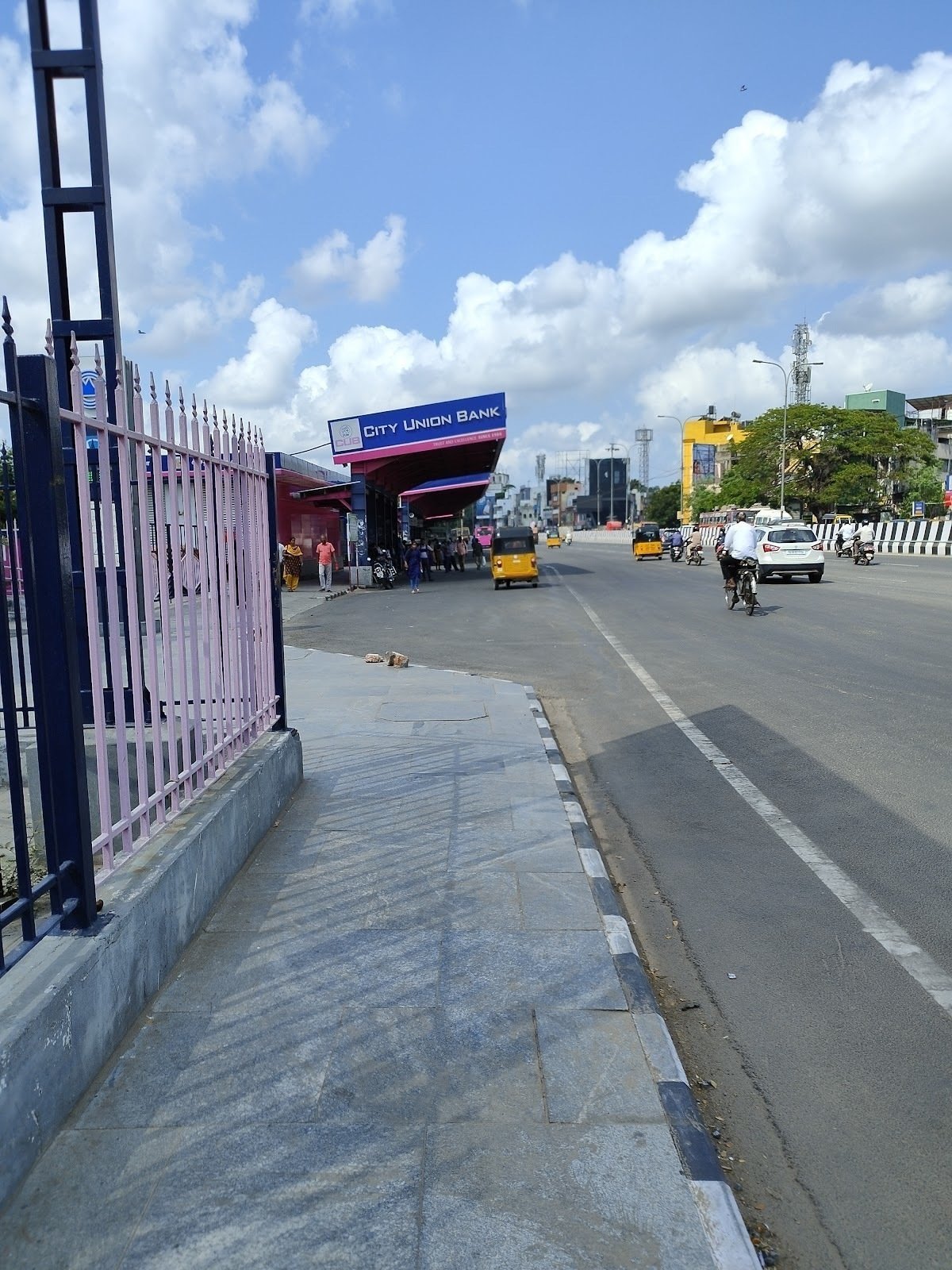 <span class="translation_missing" title="translation missing: en.meta.location_title, location_name: Saidapet Metro, city: Chennai">Location Title</span>