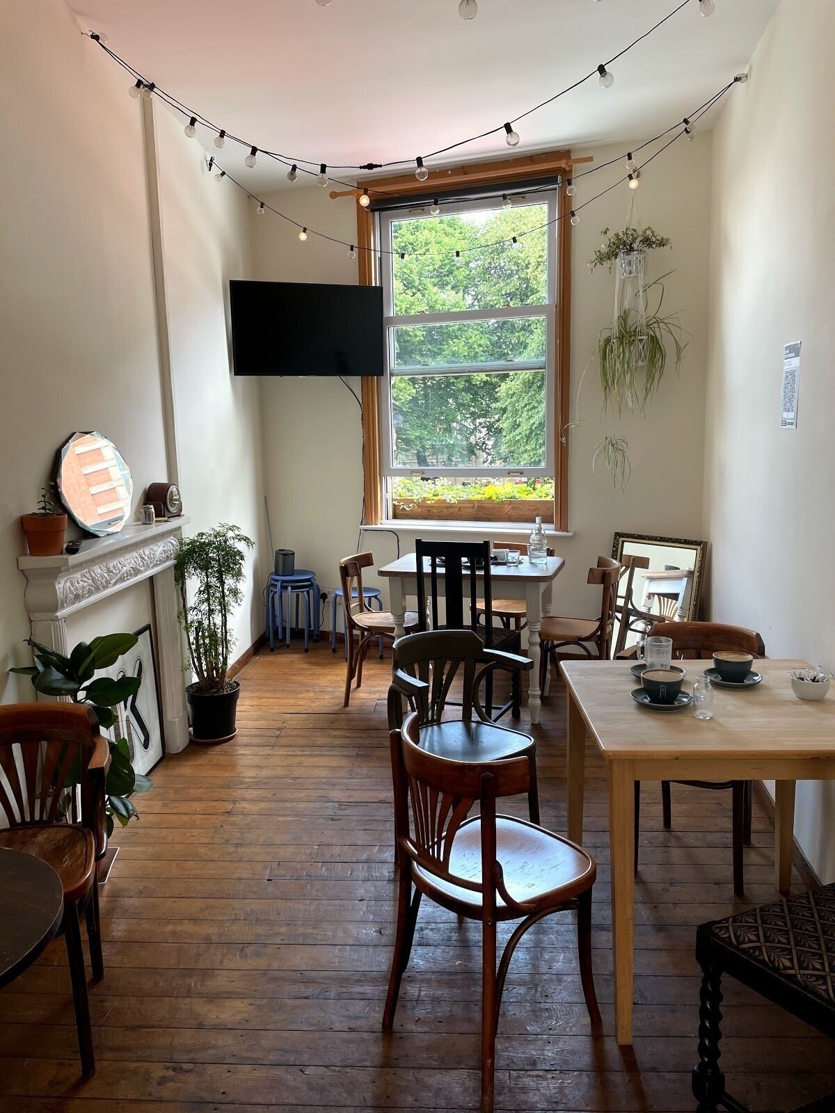 <span class="translation_missing" title="translation missing: en.meta.location_title, location_name: Society Coffee Shop &amp; Bar, city: Chesterfield">Location Title</span>