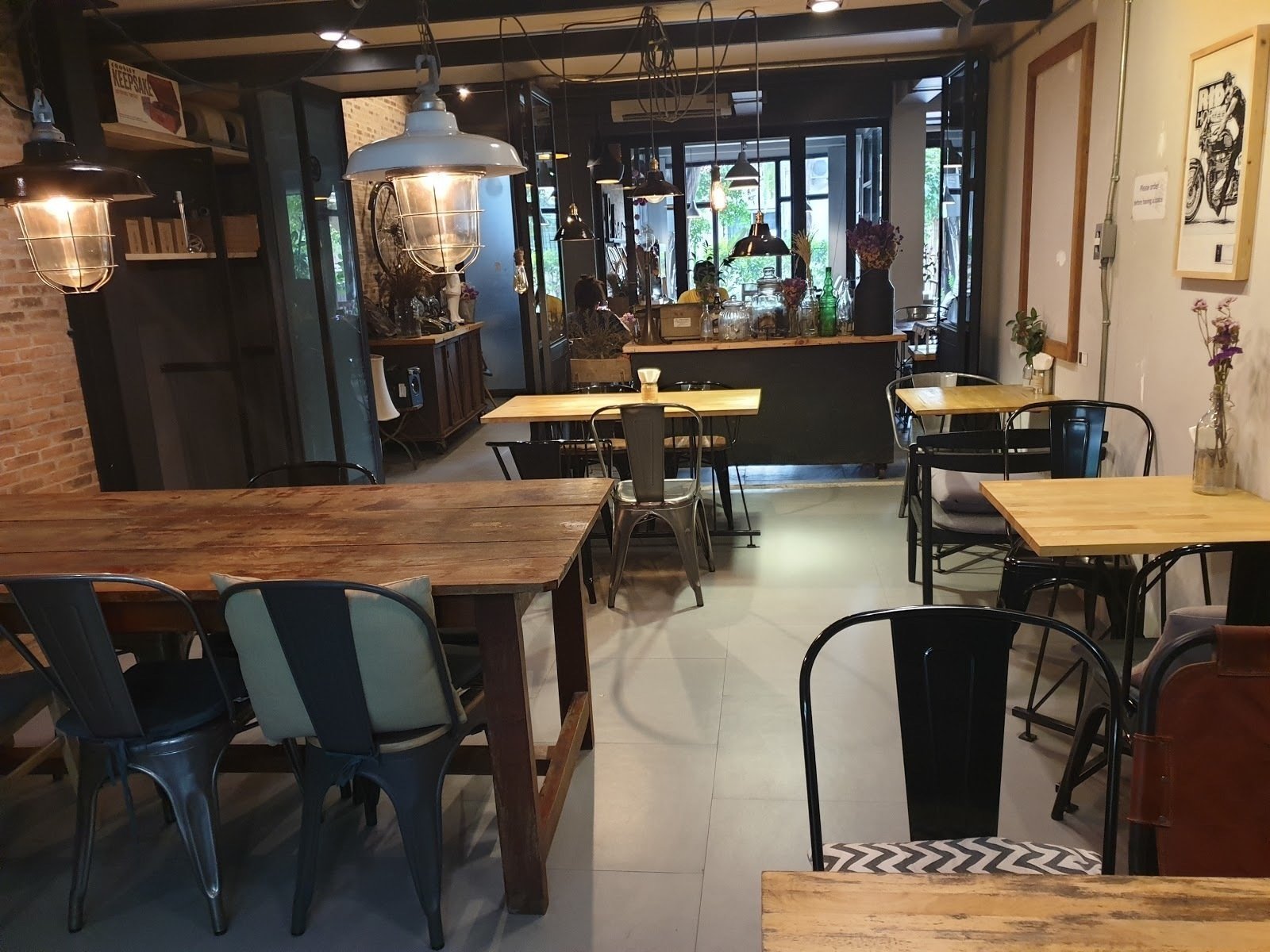 <span class="translation_missing" title="translation missing: en.meta.location_title, location_name: Ombra Caffe, city: Chiang Mai">Location Title</span>