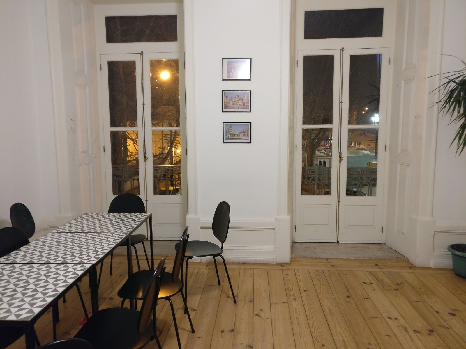 <span class="translation_missing" title="translation missing: en.meta.location_title, location_name: Liquidâmbar, city: Coimbra">Location Title</span>
