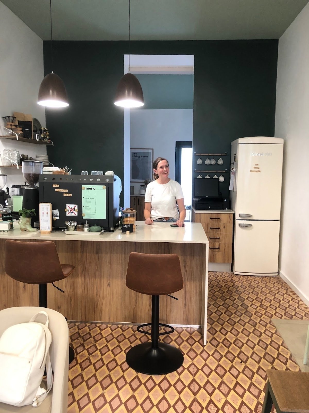 <span class="translation_missing" title="translation missing: en.meta.location_title, location_name: The Living Room, city: Coimbra">Location Title</span>