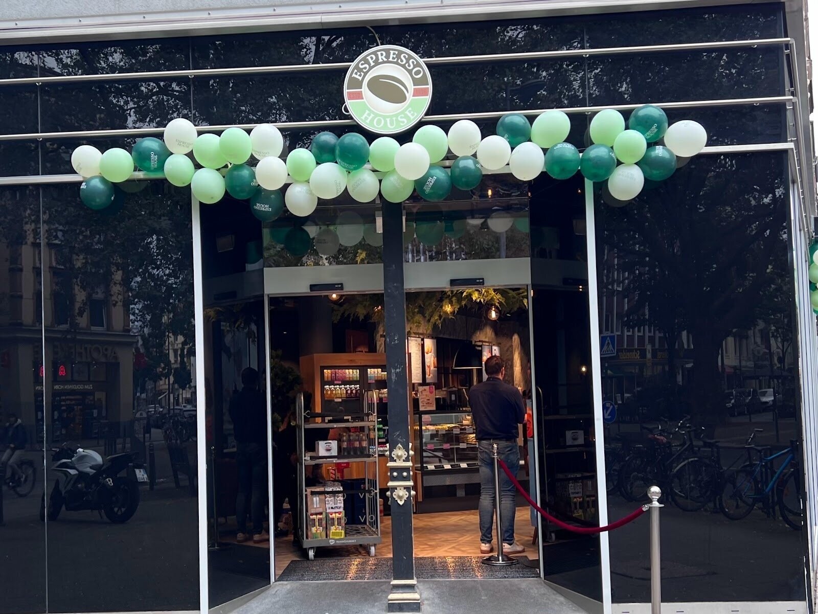 <span class="translation_missing" title="translation missing: en.meta.location_title, location_name: Espresso House, city: Cologne">Location Title</span>