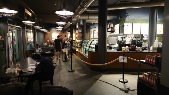 Starbucks @ Hohenzollernring