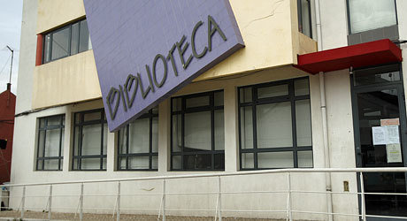 <span class="translation_missing" title="translation missing: en.meta.location_title, location_name: Biblioteca Municipal do Seixal - Núcleo de Corroios, city: Corroios">Location Title</span>
