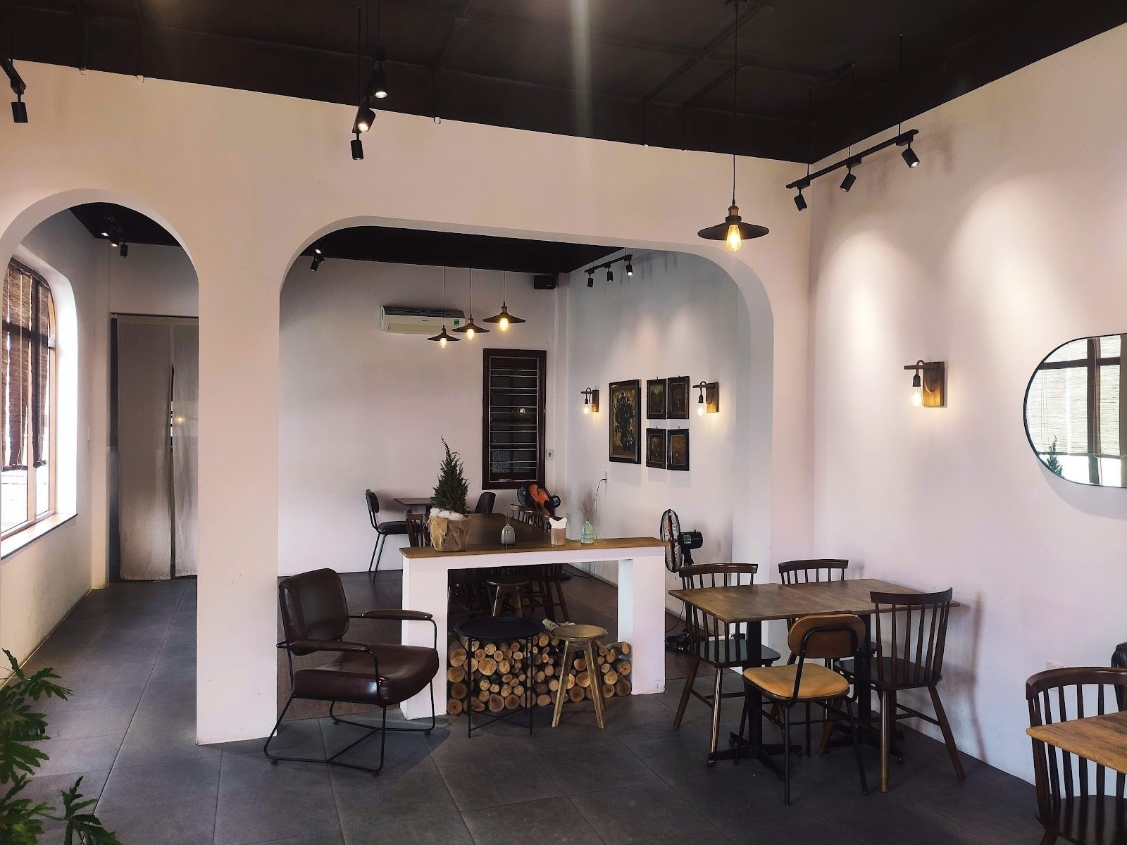 <span class="translation_missing" title="translation missing: en.meta.location_title, location_name: GRAM - homebakes &amp; cafe, city: Da Nang">Location Title</span>