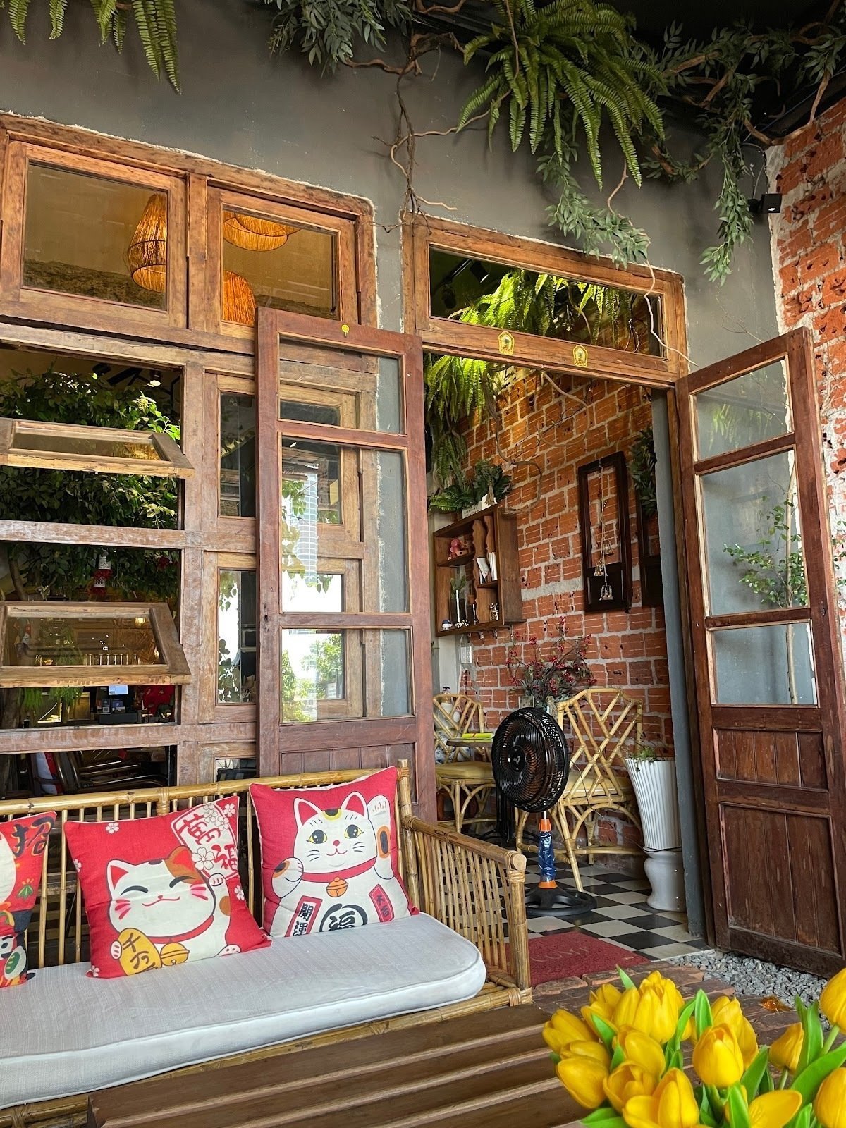 <span class="translation_missing" title="translation missing: en.meta.location_title, location_name: L2B COFFEE &amp; CAKE, city: Da Nang">Location Title</span>