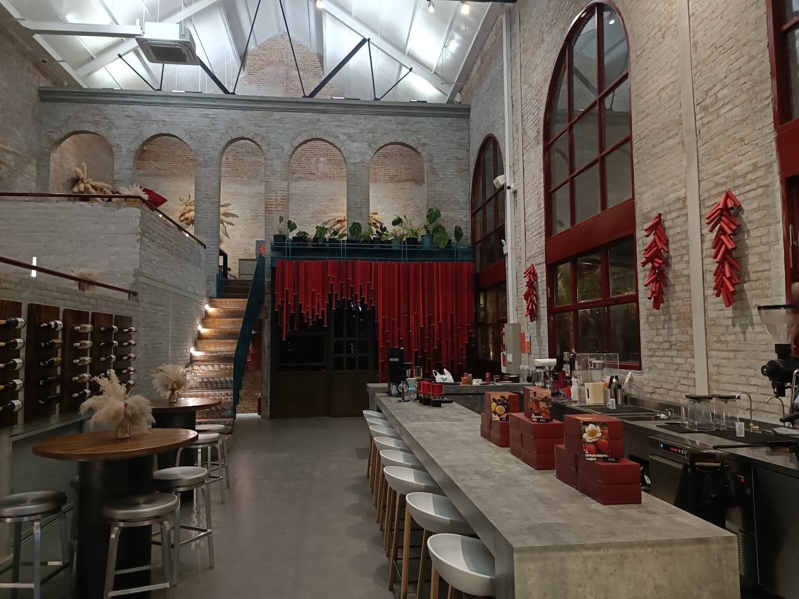 <span class="translation_missing" title="translation missing: en.meta.location_title, location_name: Lighthouse (Coffee roaster-Dining), city: Da Nang">Location Title</span>