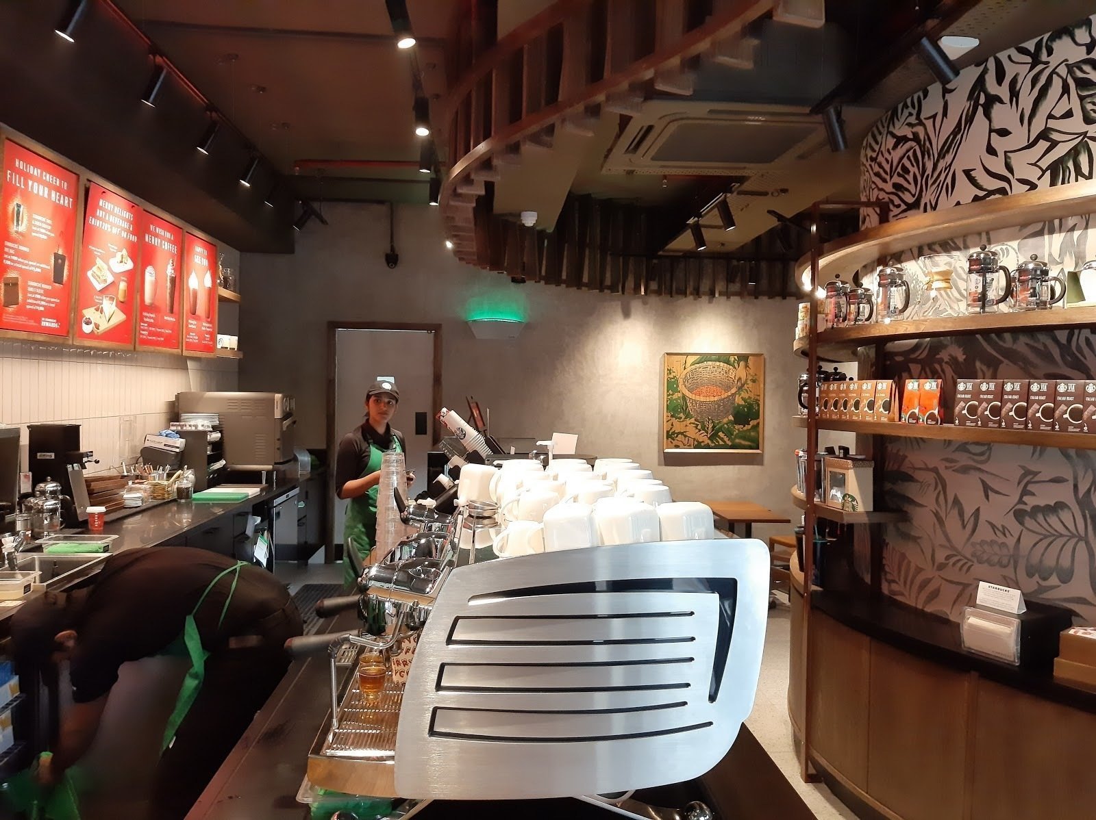 <span class="translation_missing" title="translation missing: en.meta.location_title, location_name: Starbucks @ Defence Colony, city: Delhi">Location Title</span>