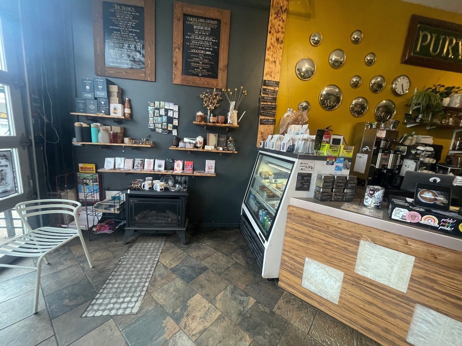 <span class="translation_missing" title="translation missing: en.meta.location_title, location_name: Hooked on Colfax, city: Denver">Location Title</span>