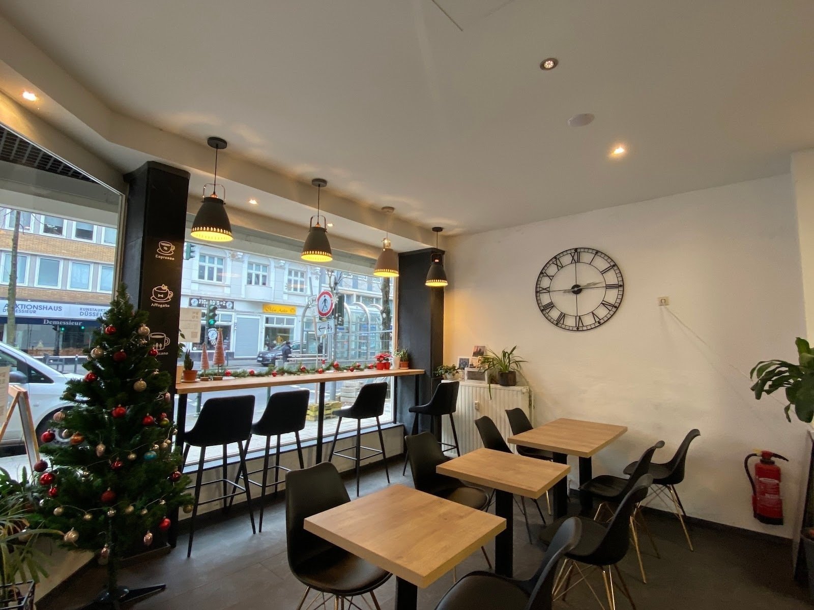 <span class="translation_missing" title="translation missing: en.meta.location_title, location_name: COCO Café, city: Düsseldorf">Location Title</span>