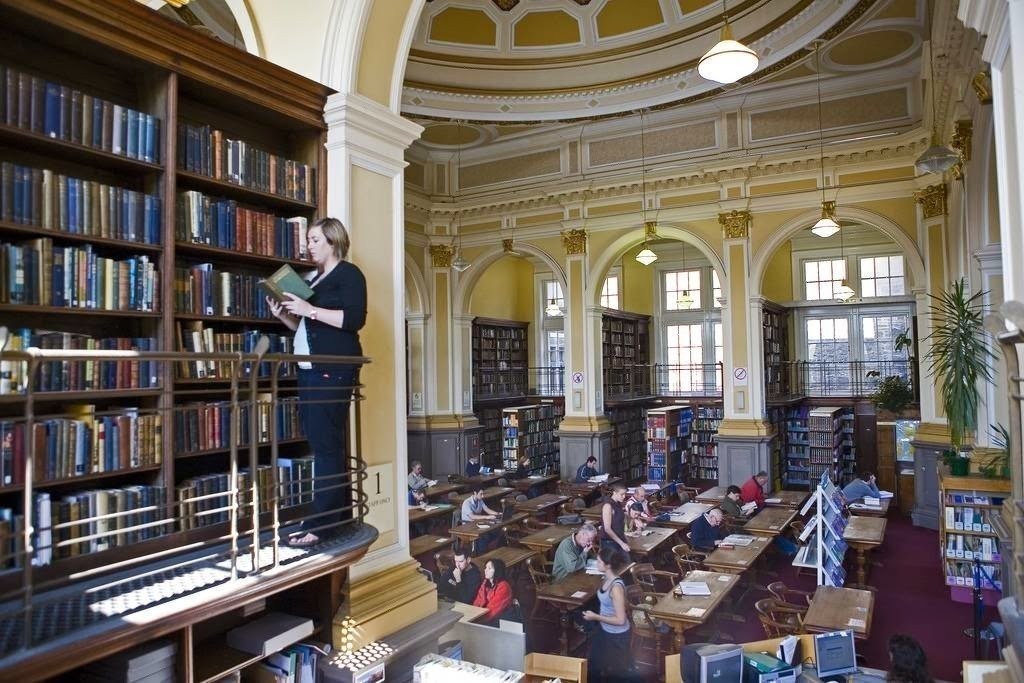<span class="translation_missing" title="translation missing: en.meta.location_title, location_name: Central Library, city: Edinburgh">Location Title</span>
