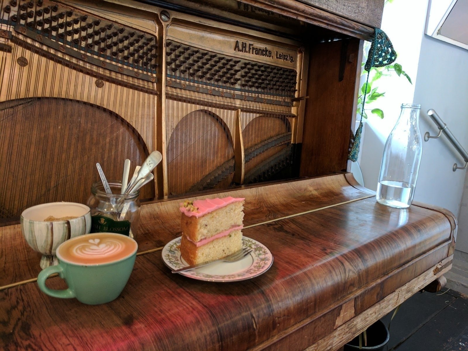 <span class="translation_missing" title="translation missing: en.meta.location_title, location_name: Lovecrumbs, city: Edinburgh">Location Title</span>