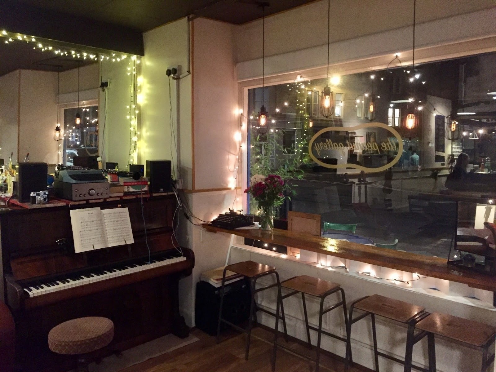 <span class="translation_missing" title="translation missing: en.meta.location_title, location_name: Peanut Press Cafe, city: Edinburgh">Location Title</span>