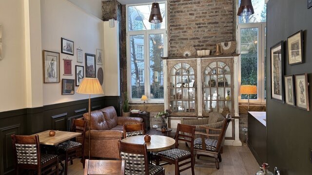 Roasters - Artisan Cafe