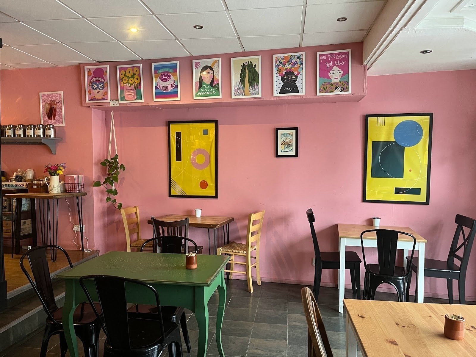 <span class="translation_missing" title="translation missing: en.meta.location_title, location_name: SEVEN neighbourhood cafe, city: Edinburgh">Location Title</span>