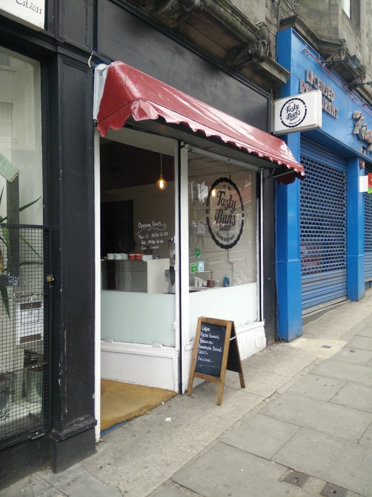 <span class="translation_missing" title="translation missing: en.meta.location_title, location_name: Tasty Buns, city: Edinburgh">Location Title</span>