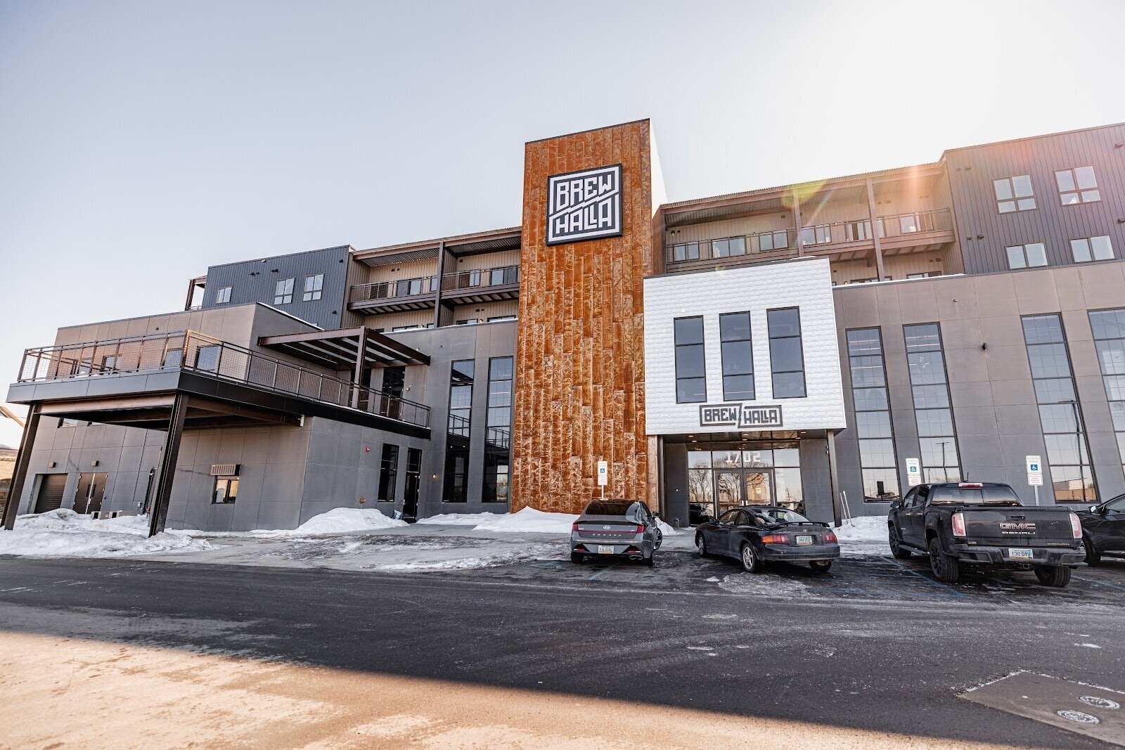 <span class="translation_missing" title="translation missing: en.meta.location_title, location_name: Brewhalla - Market / Events / Hotel, city: Fargo">Location Title</span>