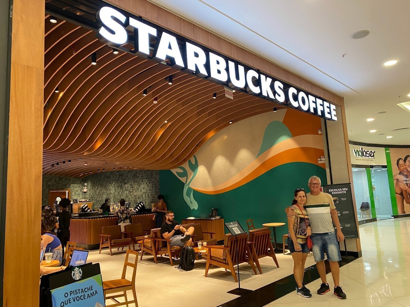 <span class="translation_missing" title="translation missing: en.meta.location_title, location_name: Starbucks @ Shopping Vila Romana, city: Florianópolis">Location Title</span>