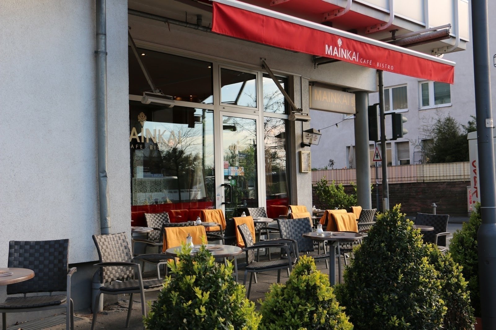 <span class="translation_missing" title="translation missing: en.meta.location_title, location_name: Mainkai Café, city: Frankfurt">Location Title</span>