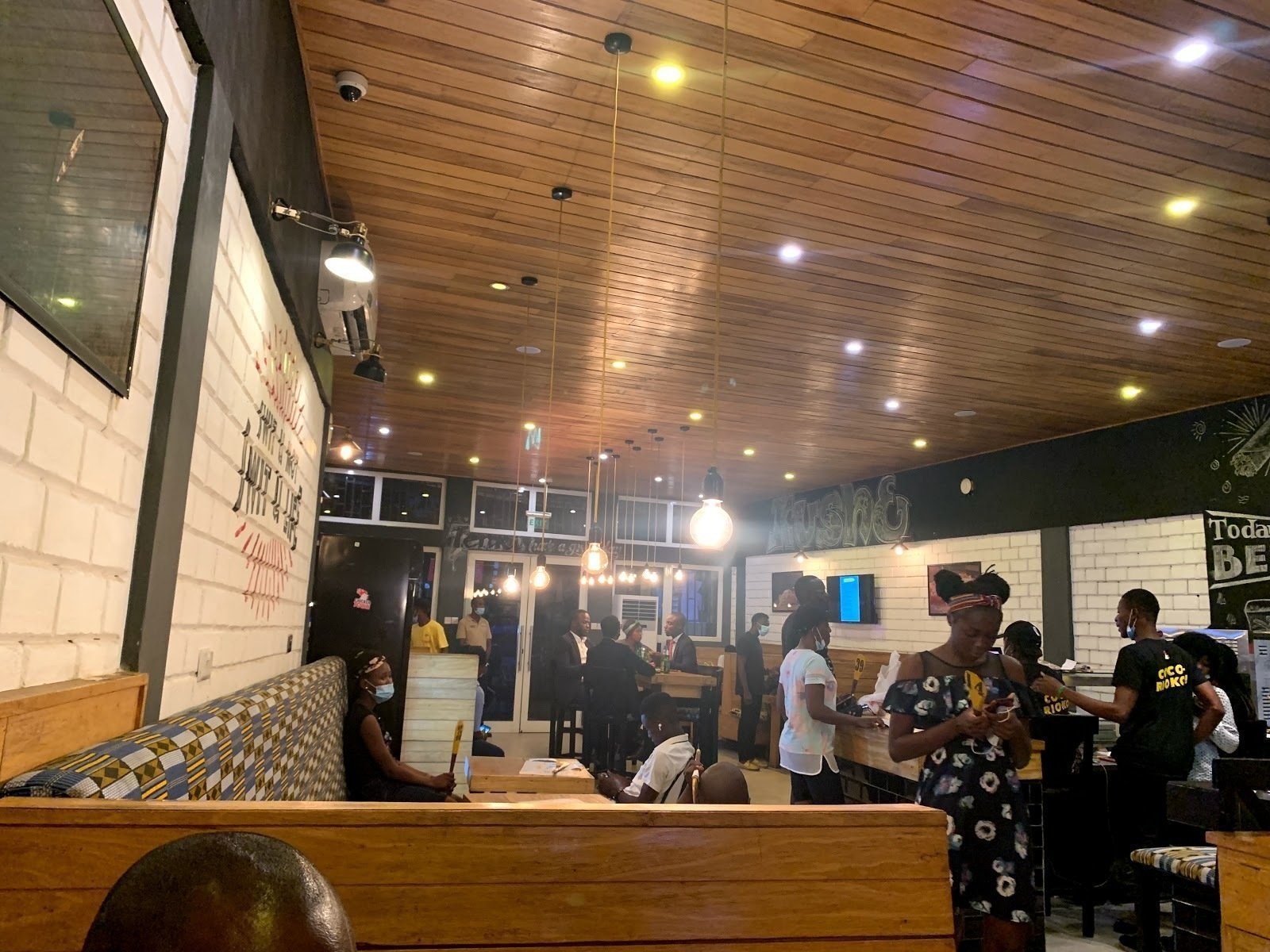 <span class="translation_missing" title="translation missing: en.meta.location_title, location_name: Chicken Town, city: Freetown">Location Title</span>