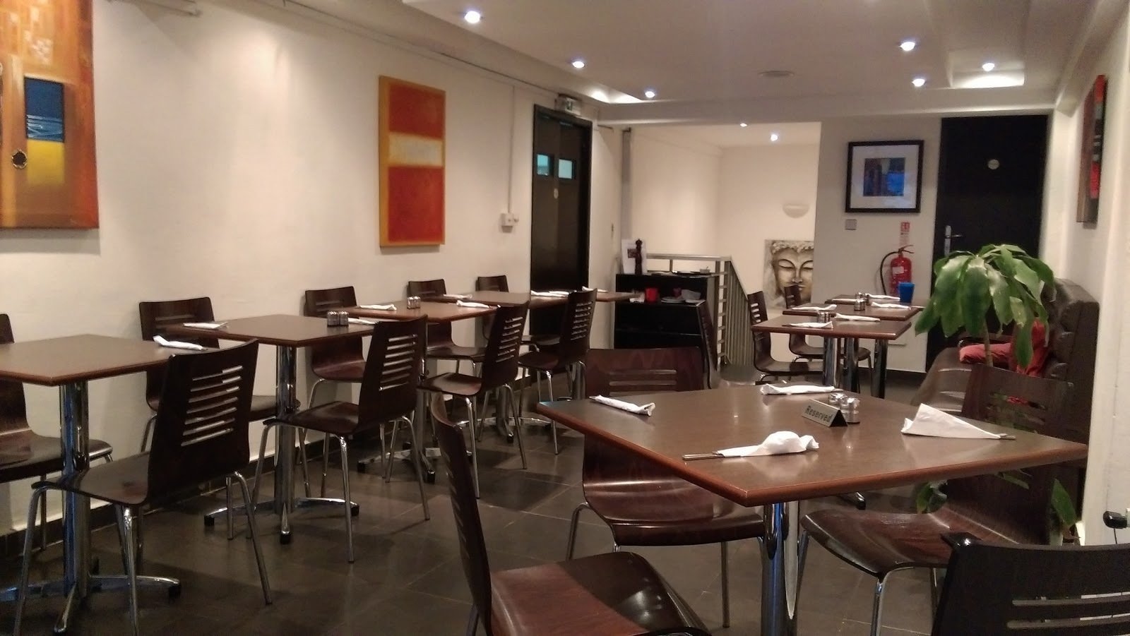 <span class="translation_missing" title="translation missing: en.meta.location_title, location_name: Crown Xpress, city: Freetown">Location Title</span>