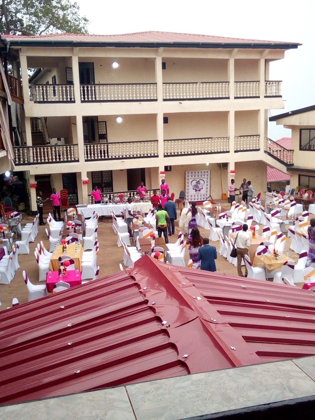 <span class="translation_missing" title="translation missing: en.meta.location_title, location_name: Hill Valley Hotel, city: Freetown">Location Title</span>