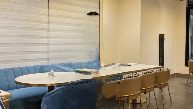 leo Restaurant & Cafe