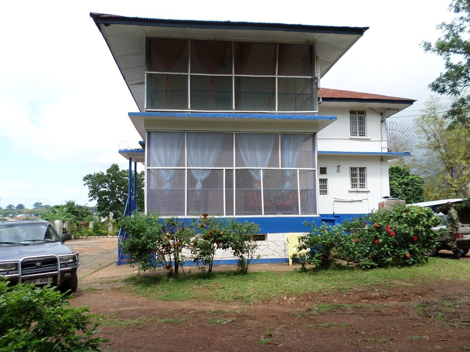 <span class="translation_missing" title="translation missing: en.meta.location_title, location_name: Oasis Juice Bar &amp; Guesthouse, city: Freetown">Location Title</span>