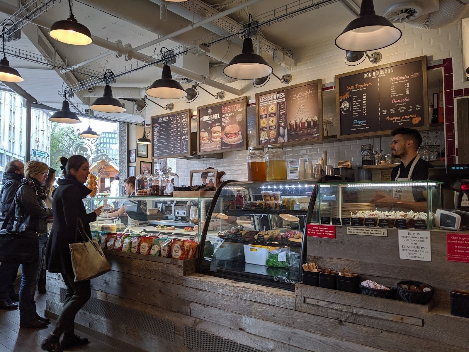 <span class="translation_missing" title="translation missing: en.meta.location_title, location_name: Bagelstein, city: Geneva">Location Title</span>